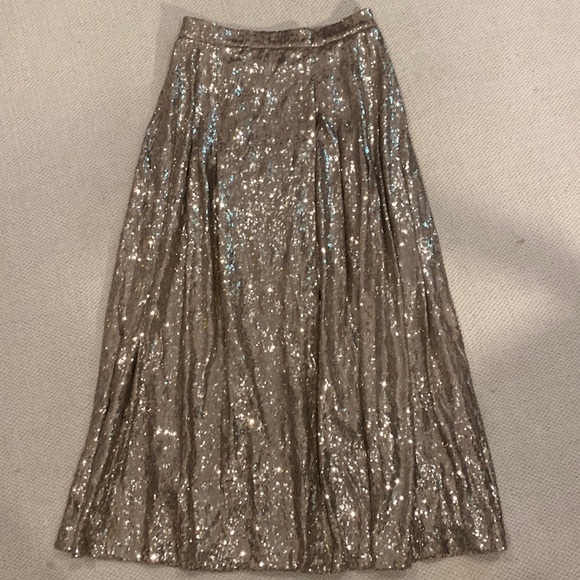Blu Girl Made in Italy Gold Sequin A-Line Pleated Midi Skirt